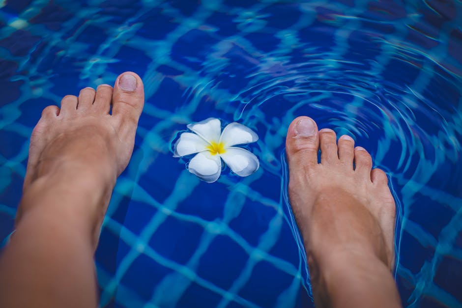 Fußschwellung im Sommer vermeiden