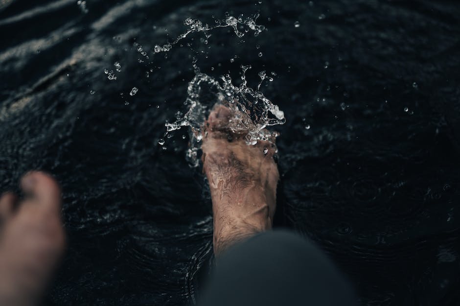  Tipps für Fußpflege gegen Wasser in den Füßen