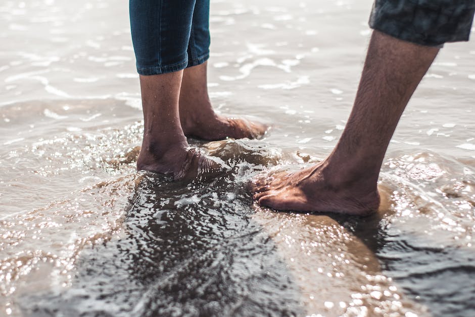  Lösungen gegen Wasser in den Füßen